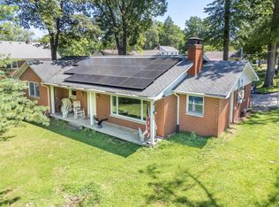 911 Locust Ln, Lebanon, IL 62254