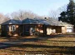 125 Chesterfield Rd, East Lyme, CT 06333