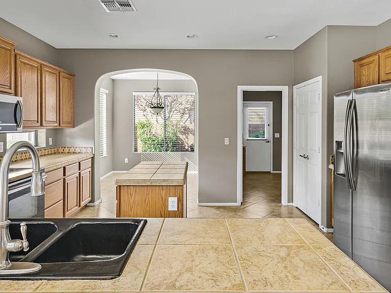 4129 E Clubview Dr — Photo 8