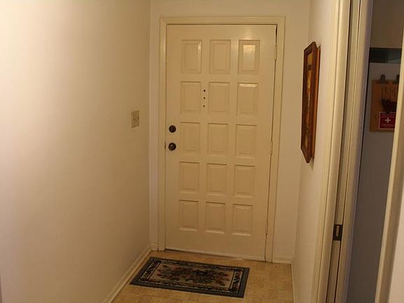 3rd image of 1022 Emerson Dr