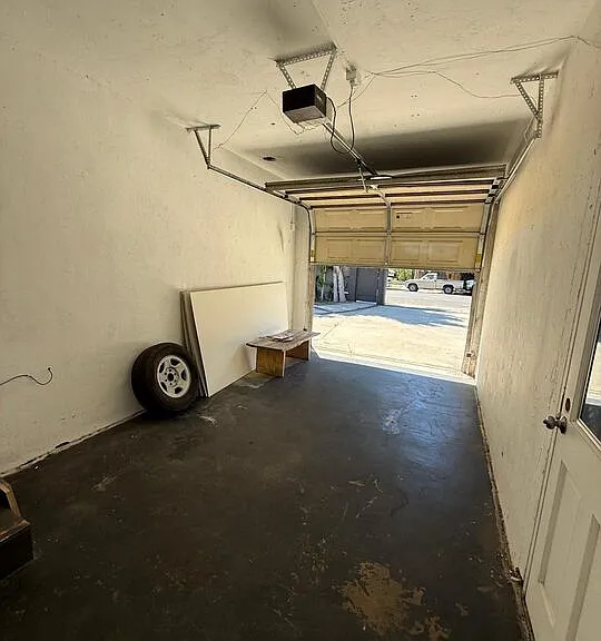 6742 Radford Ave — Photo 21