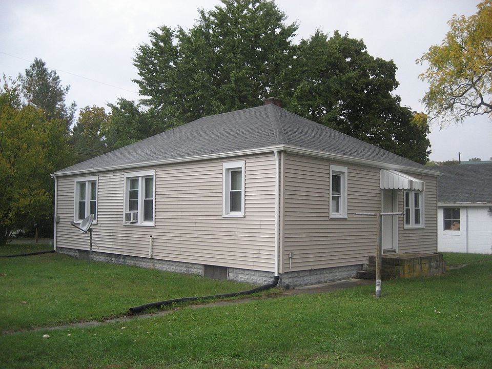 2nd image of 17 Poplar St #House