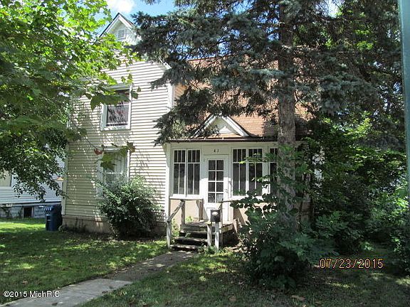 3rd image of 41 E Hallett St