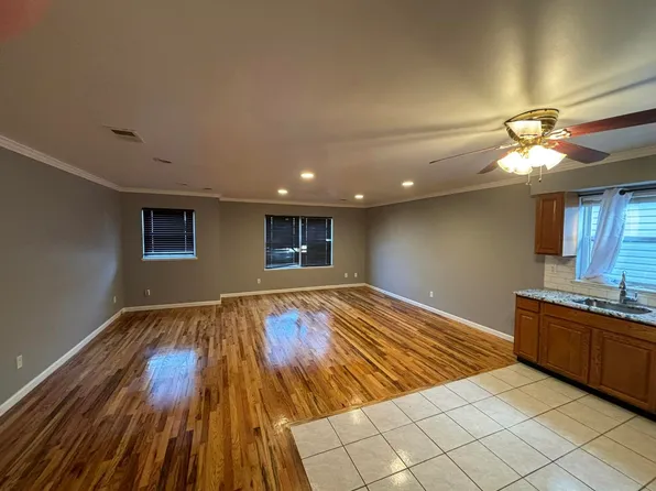 29 Manufacturers Pl, Newark, NJ 07105