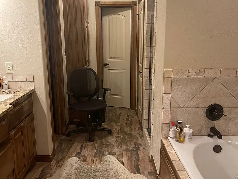 10527 NE Jeremiah Way — Photo 13