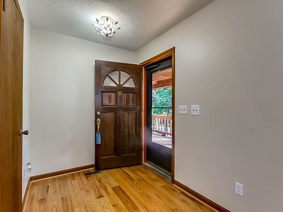 5th image of 11922 Grandview Dr
