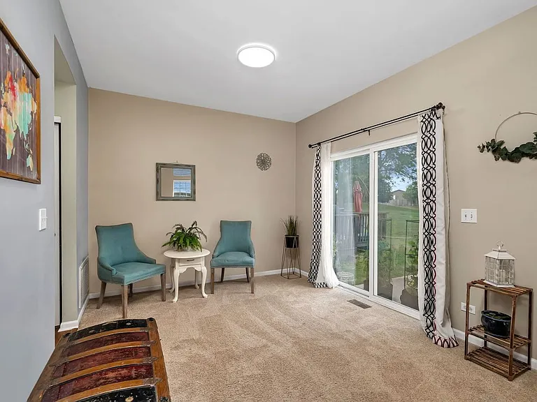 2173 Rossiter Pkwy — Photo 7