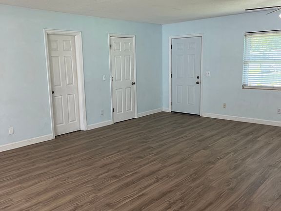 3rd image of 216 S Fernwood Ave