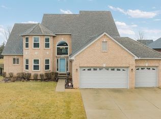50442 Nesting Ridge Dr, Macomb, MI 48044