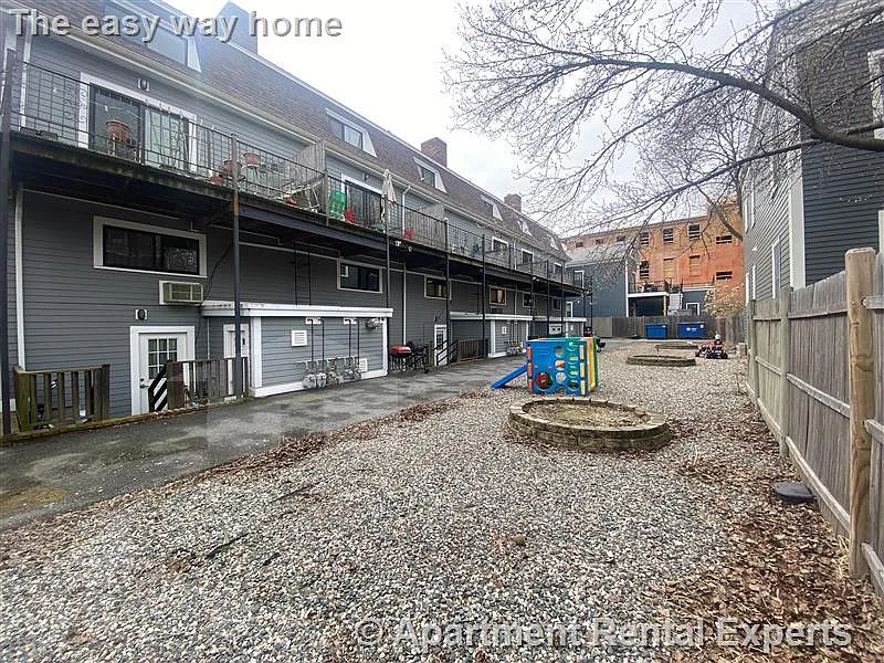 2 bed, 950 sqft, $3,000 — Photo 4