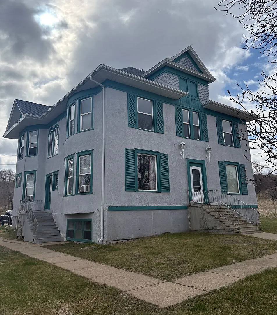 625 Maple Street — Photo 1