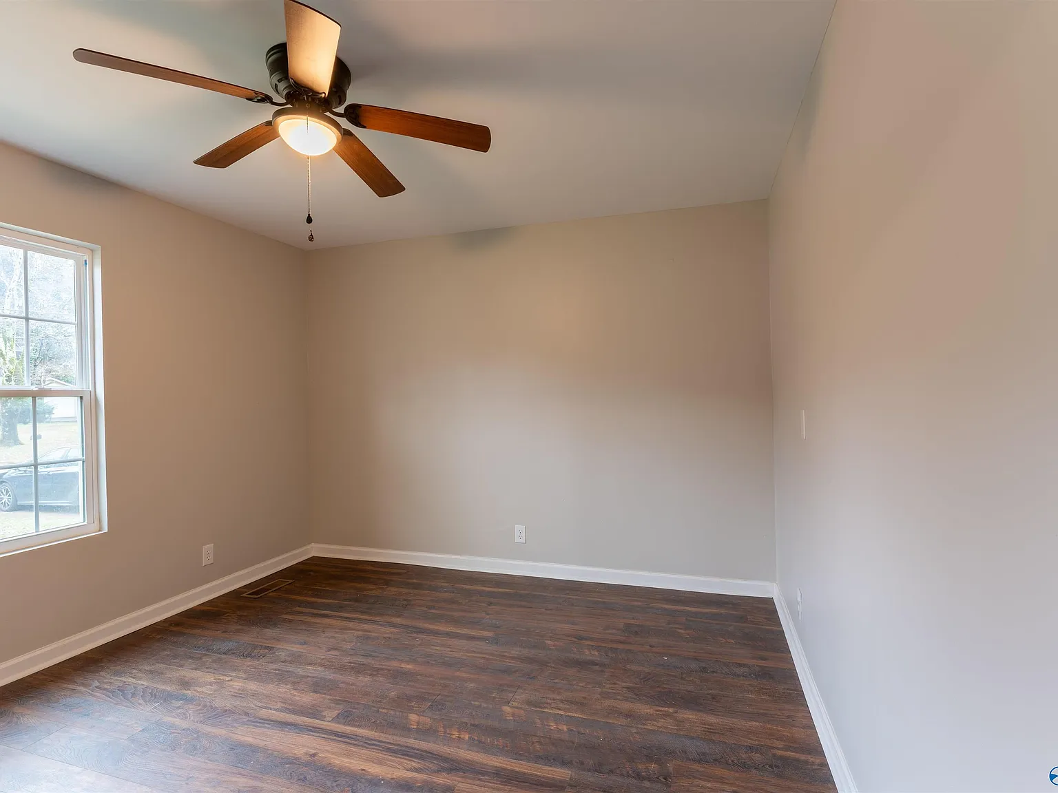 3 bed, 1.5 bath, 1136 sqft, $1,300 — Photo 3