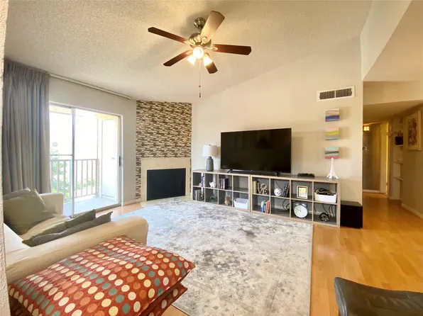 3100 Jeanetta St APT 802, Houston, TX 77063
