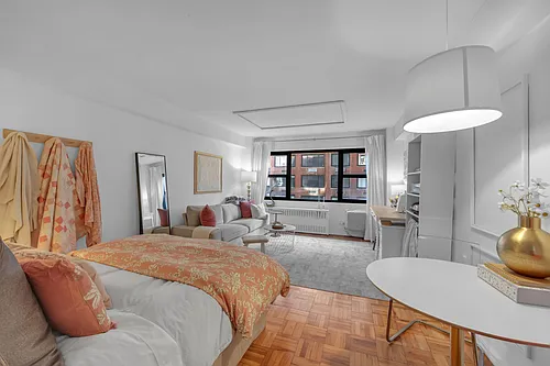 335 E 51st St #3C Photo 1