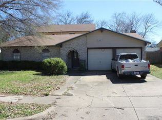 1002 Winnsboro Ct, Arlington, TX 76015