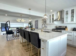 18419 Collins St UNIT D, Tarzana, CA 91356