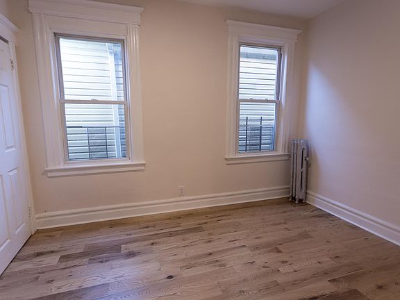 4th image of 390 Sanford Ave #A