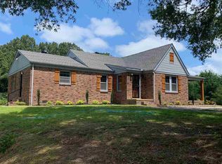 696 W Main St, Henderson, TN 38340