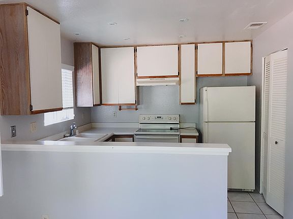 4th image of 11227 Avenida De Los Lobos Unit D