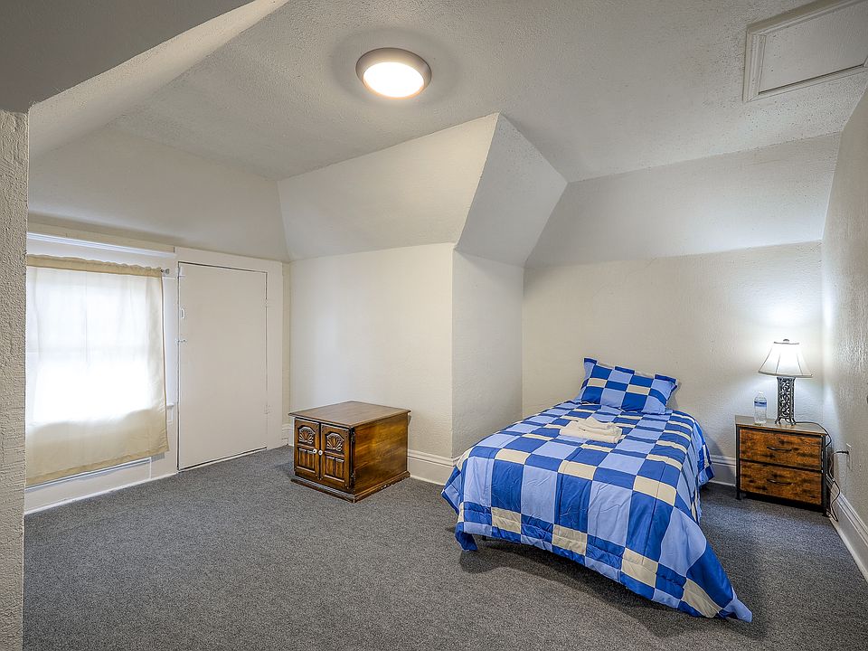 2nd image of 2618 E 28th St #2