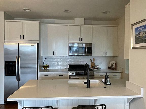 5th image of 2731 Boylston Ave E Unit 202