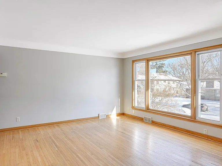 5048 Newton Ave S — Photo 3