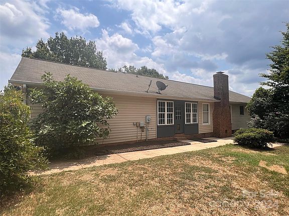 5th image of 106 Lindsey Lee Ln