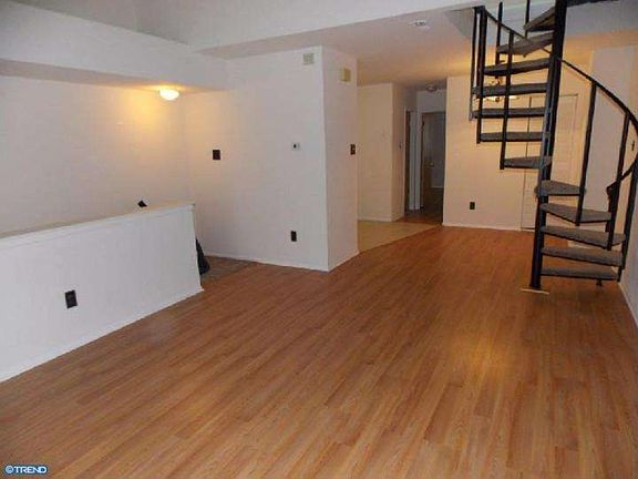 2nd image of 7759 Oxford Ave #B