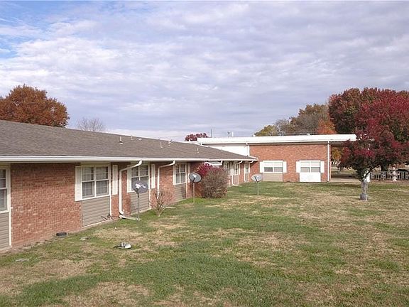 5th image of 511 N Western Ave