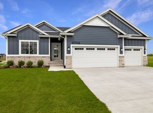 4702 178th St, Urbandale, IA 50323
