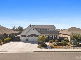 9515 Riviera Del Sol Dr, Bakersfield, CA 93314