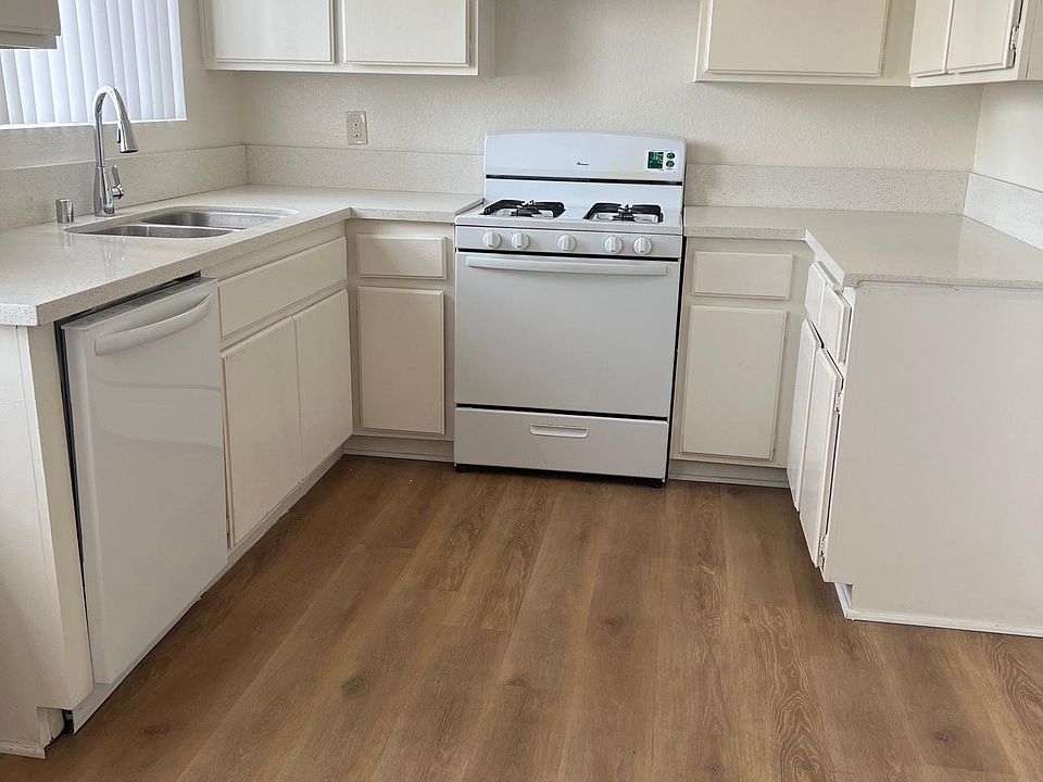 1st image of 1326 W Carson St #115