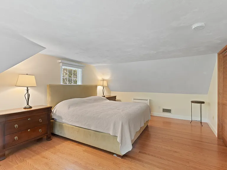 4 Wildwood Ave — Photo 27