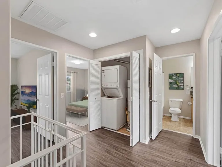 1012 S Riverside Ave — Photo 1