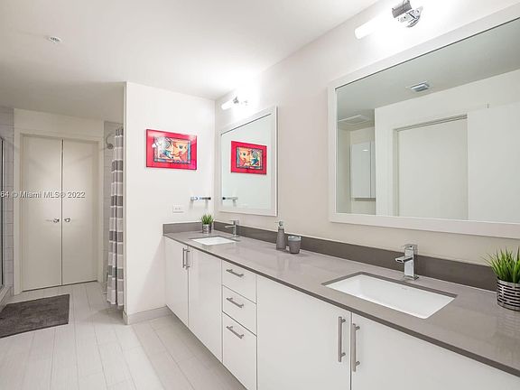 2nd image of 999 SW 1st Ave APT 1715