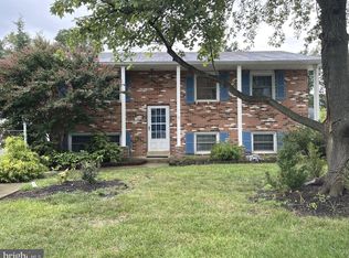 1004 E Maple Ave, Sterling, VA 20164