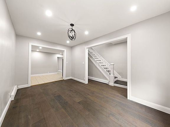5th image of 892 Clarkson Ave