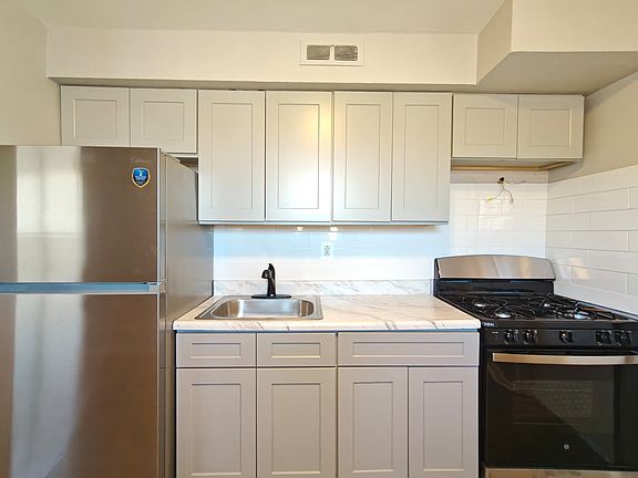 3rd image of 7108 Oxford Ave #57
