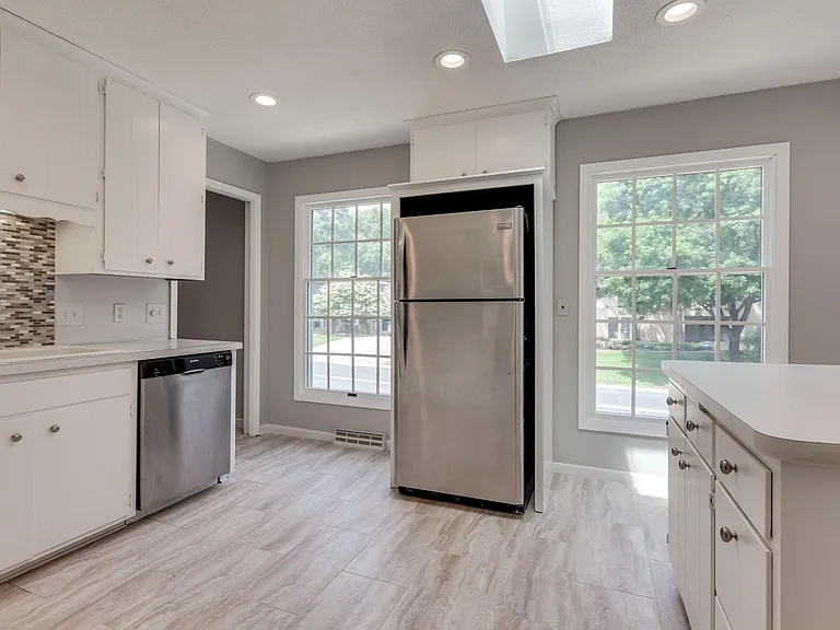 7116 Gleason Rd — Photo 10