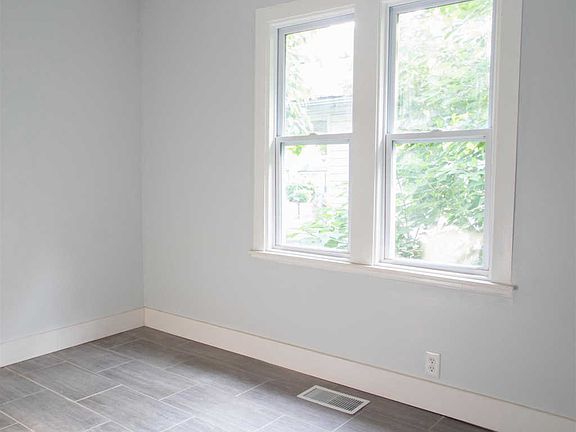 5th image of 146A E Park Ave