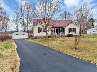62 Cloudy Ln, Lafayette, TN 37083