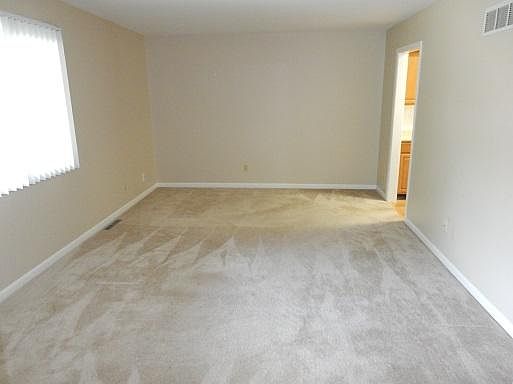 5th image of 175 E Clearview Ave Unit B
