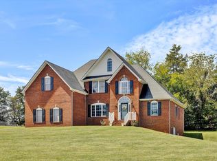 1222 Majestic Oaks Dr, Forest, VA 24551