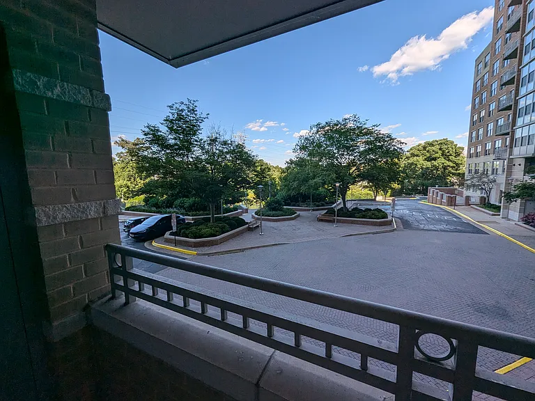 Balcony overlooking Fountain