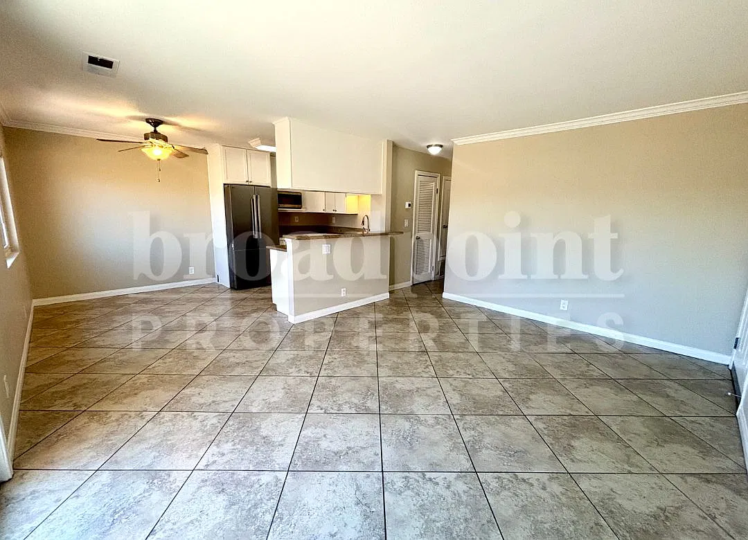 2 bed, 857 sqft, $2,600 — Photo 4