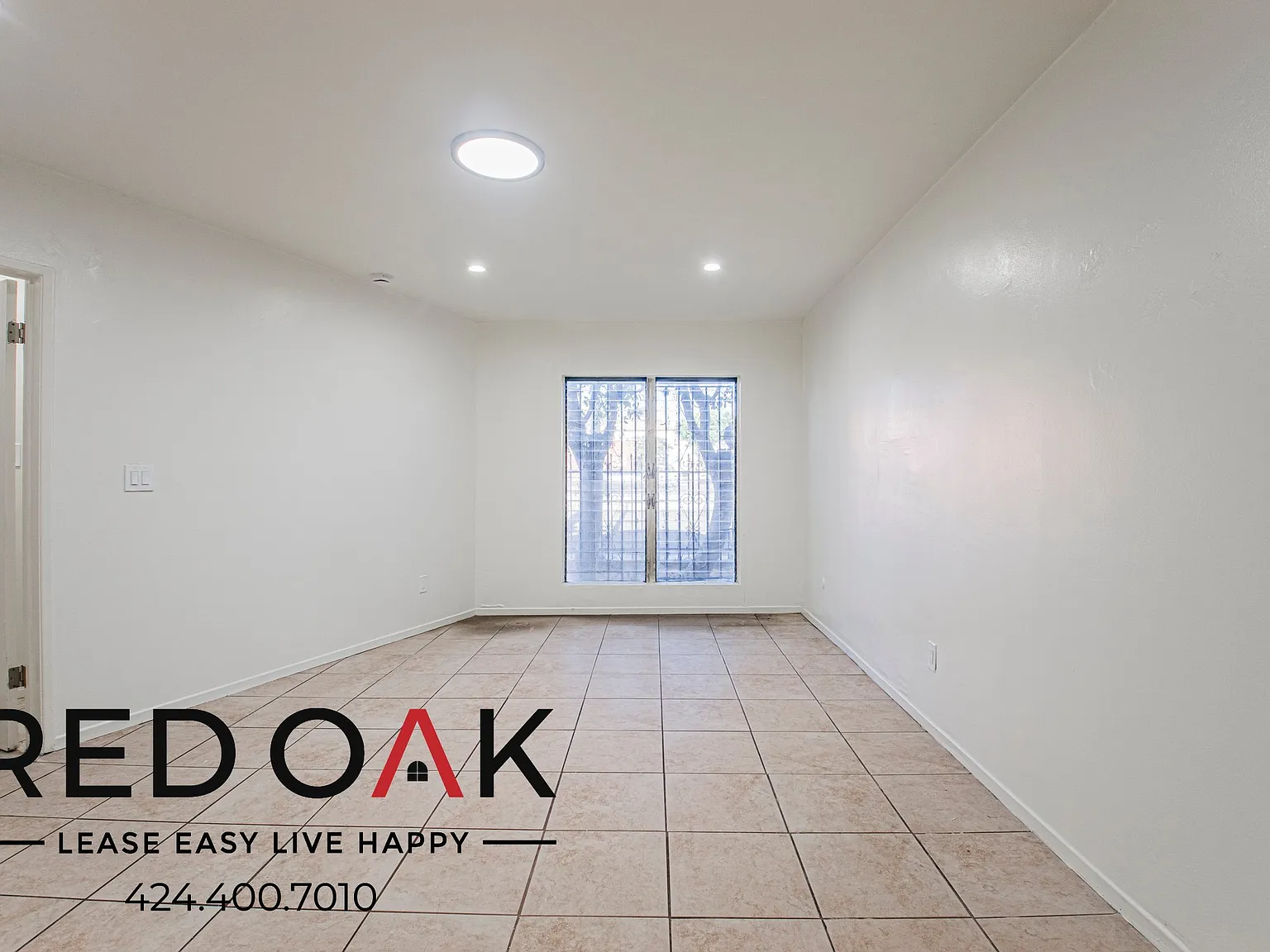 Luminous Studio with Wall Unit A/C and Open Floor Plan ~ In Lynwood! — Photo 3