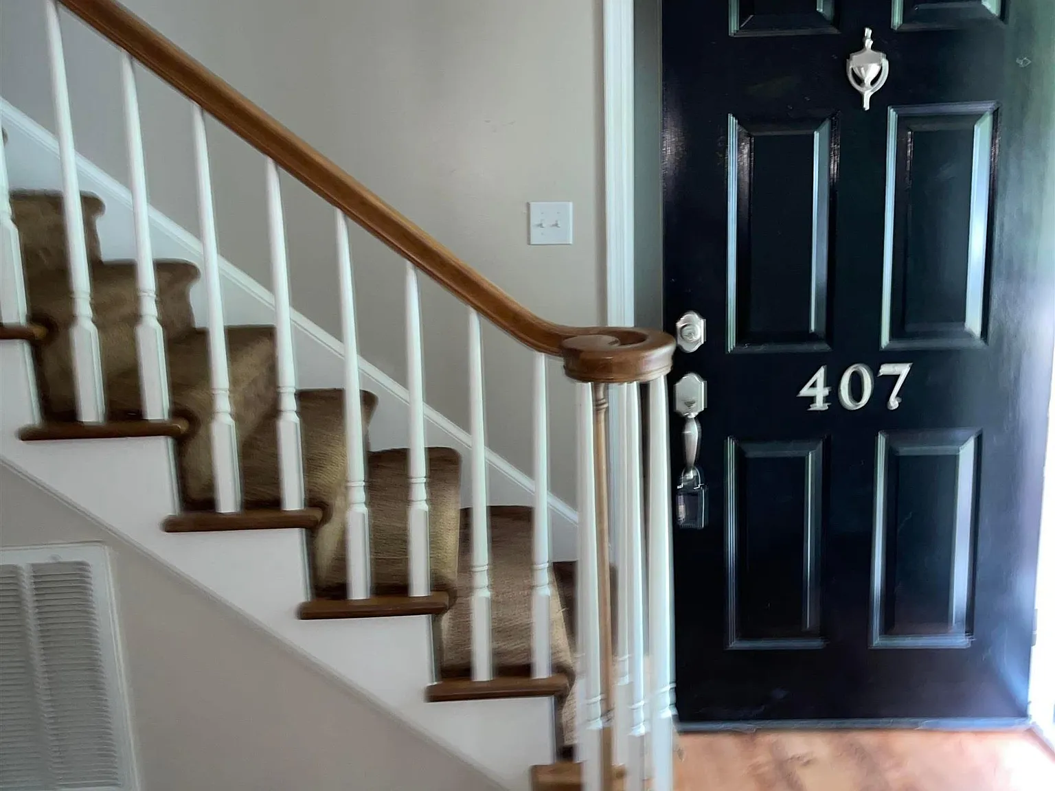 4 bed, 2.5 bath, 2200 sqft, $2,200 — Photo 3