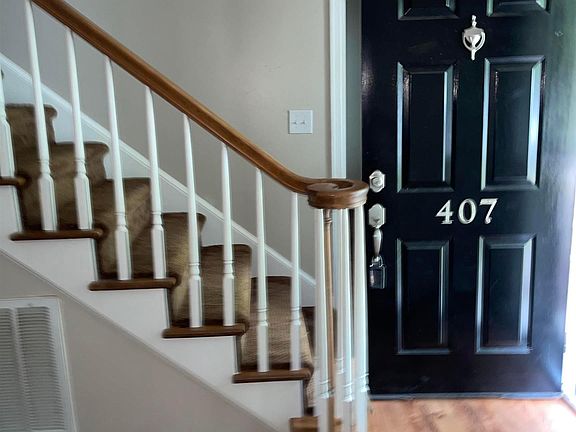3rd image of 407 Portsmouth Ct