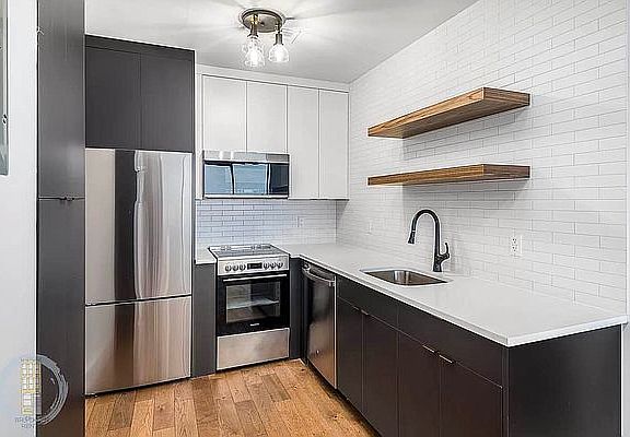 3rd image of 499 Evergreen Ave APT 2B