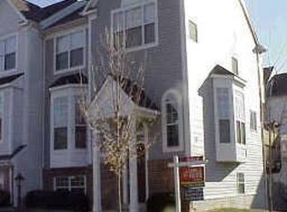 20571 Warburton Bay Sq, Sterling, VA 20165